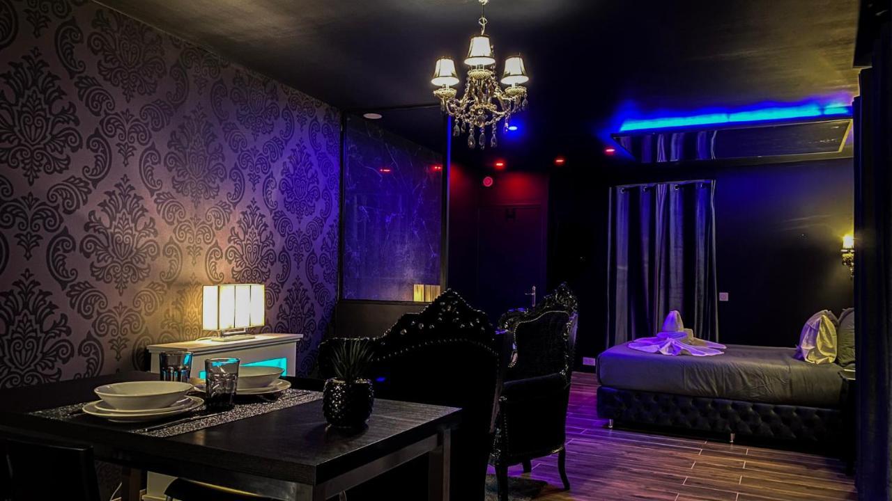 Nouveau - Luxure - Secret Suite - Jacuzzi Melun Eksteriør billede