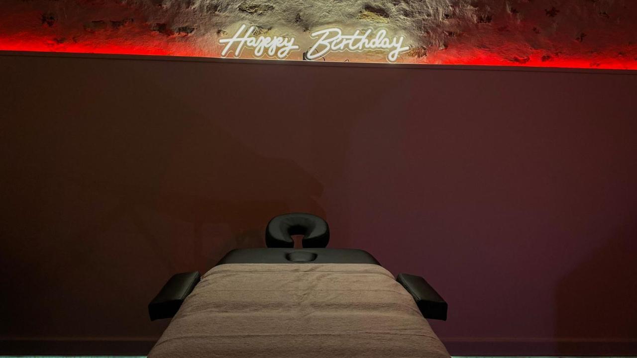 Nouveau - Luxure - Secret Suite - Jacuzzi Melun Eksteriør billede