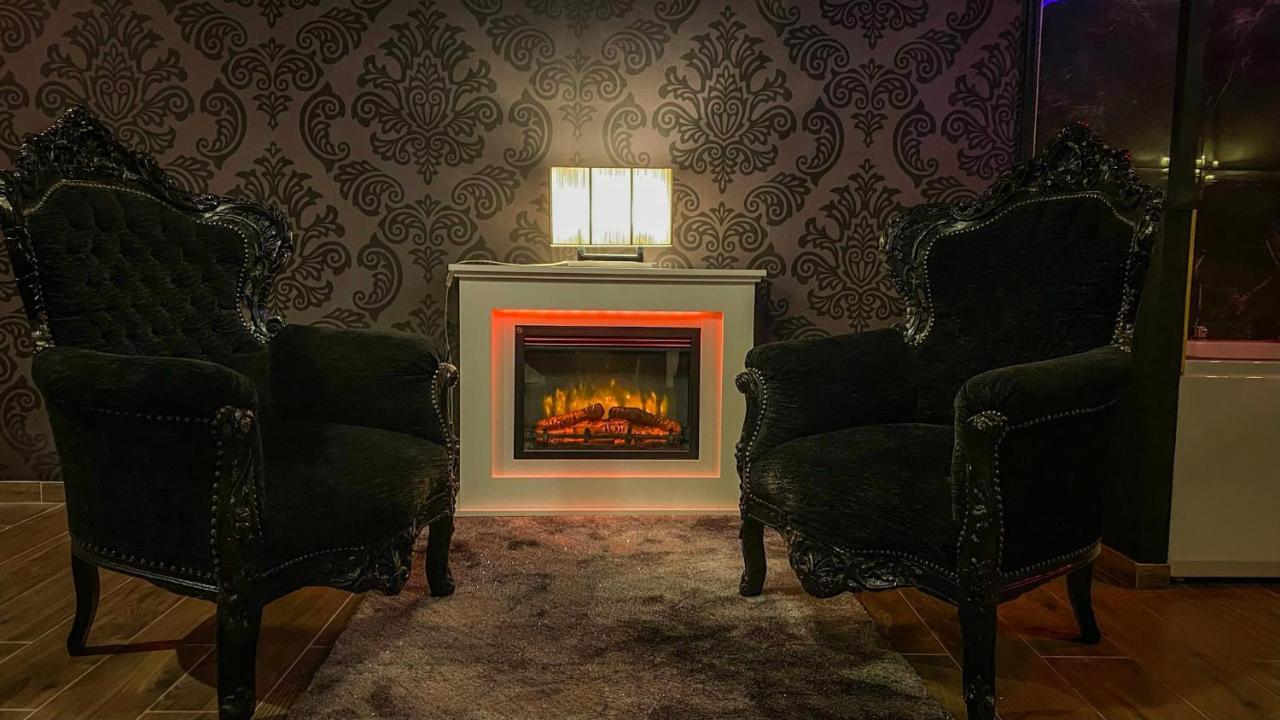 Nouveau - Luxure - Secret Suite - Jacuzzi Melun Eksteriør billede