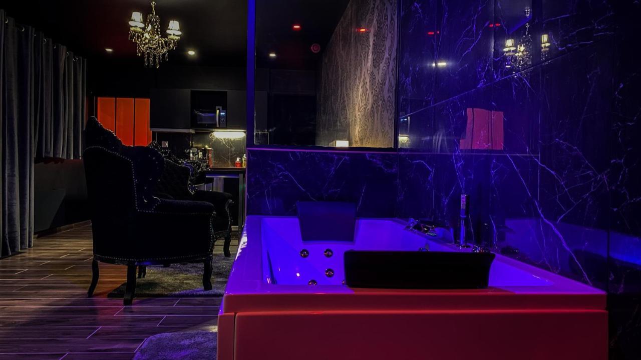 Nouveau - Luxure - Secret Suite - Jacuzzi Melun Eksteriør billede
